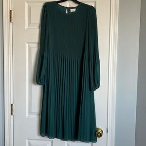 Aritzia - Daydreamer Midi, Suave Green. Size: XS